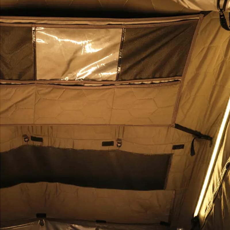 Détails des poches de rangement intérieures de la tente de toit Wildland Orthframe