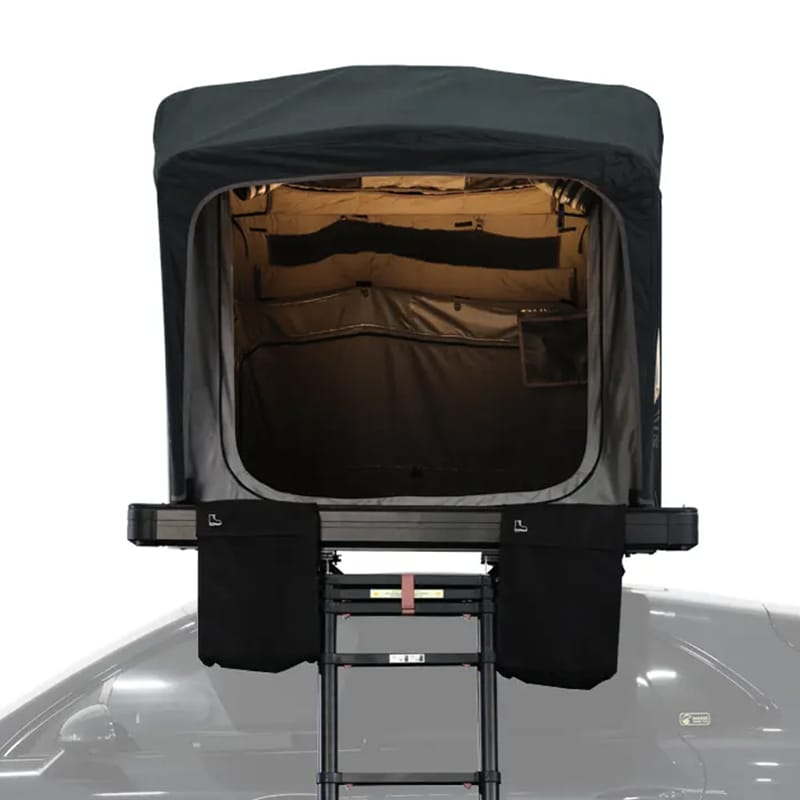 Accès arrière et ouverture de la tente de toit Wildland Orthframe