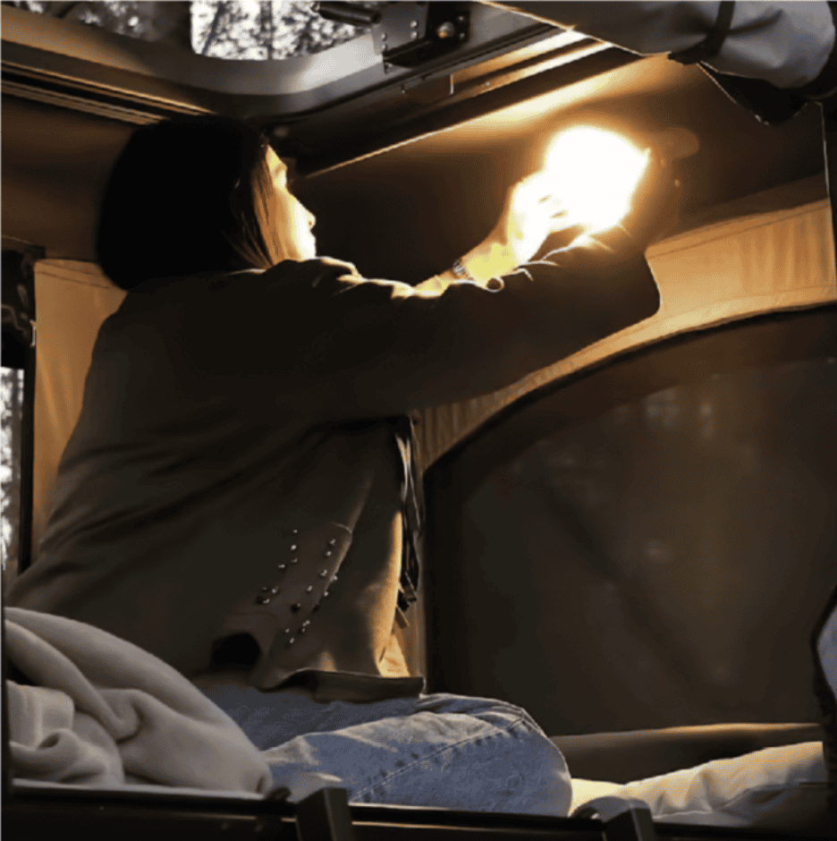 éclairage intérieur LED AirSky 360 Autohome pour bivouac de nuit