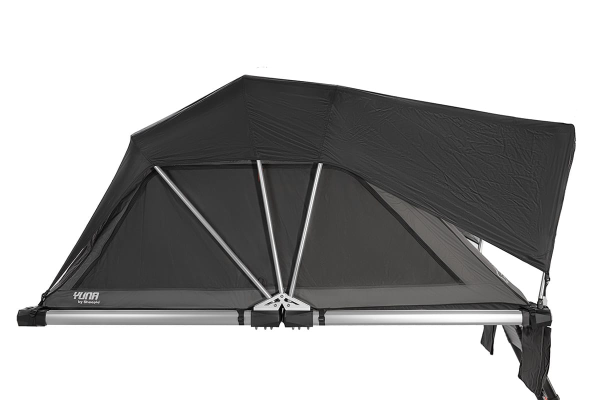 Vue latérale de la tente de toit Yuna 2.0 avec fenêtres fermées